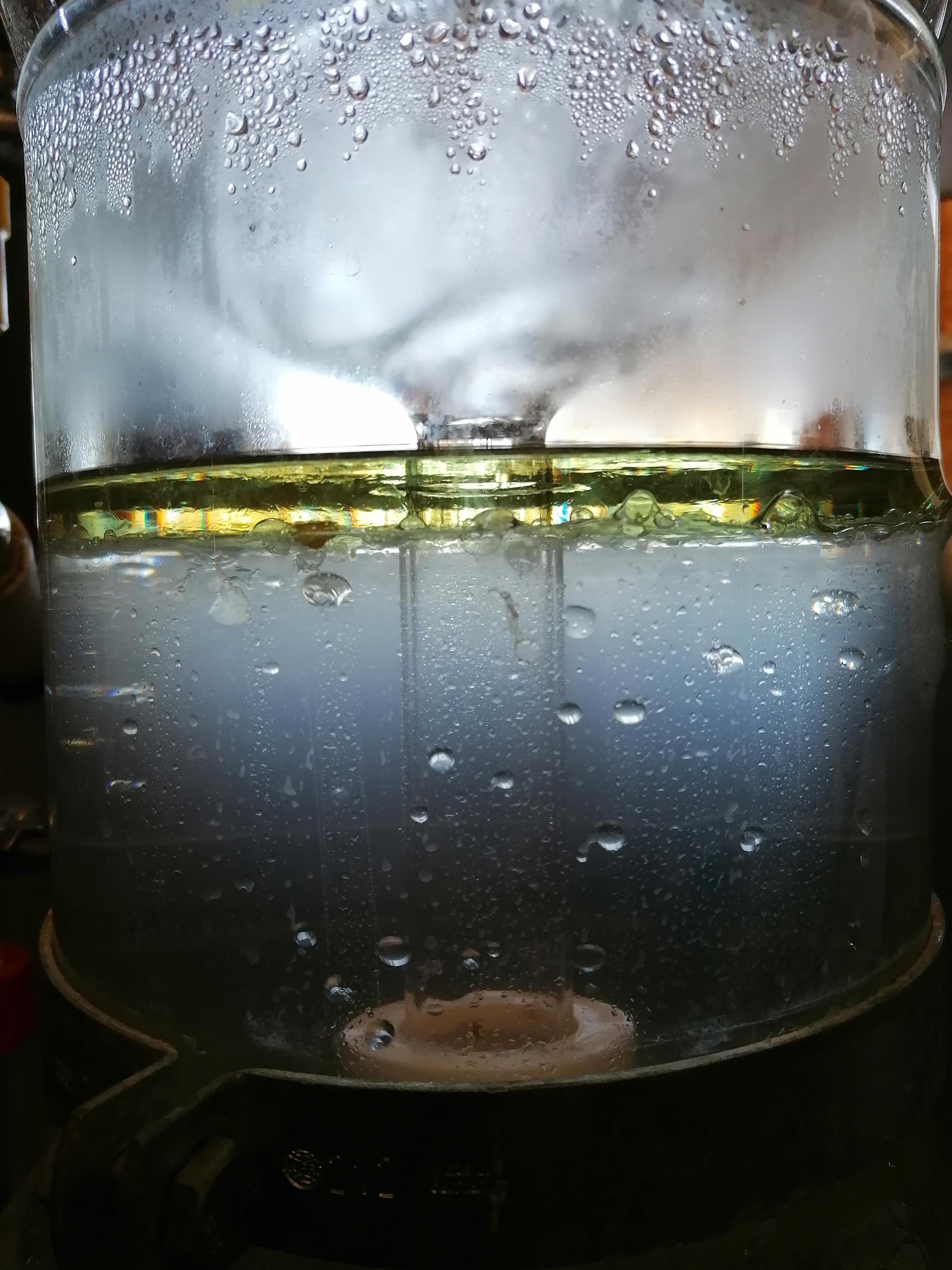 Decouvrez la distillation Idrolato di Cedro dell'Atlante 100% biologico e artigianale